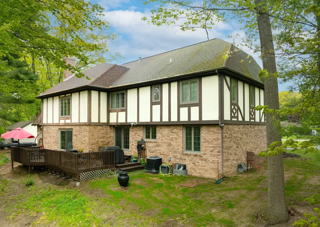 4083 Braeburn Drive Norton Shores City MI 49441