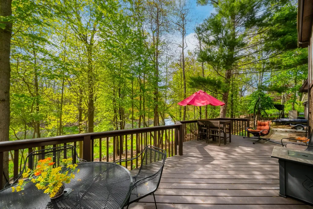 4083 Braeburn Drive Norton Shores City MI 49441