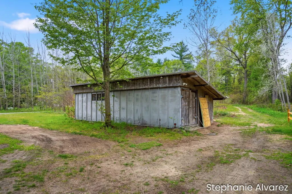 1560 E Mcmillan Road Dalton Township MI 49445