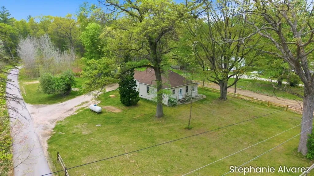 1560 E Mcmillan Road Dalton Township MI 49445