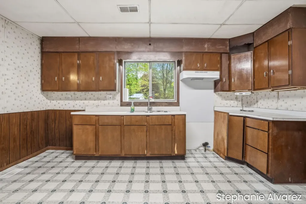 1560 E Mcmillan Road Dalton Township MI 49445