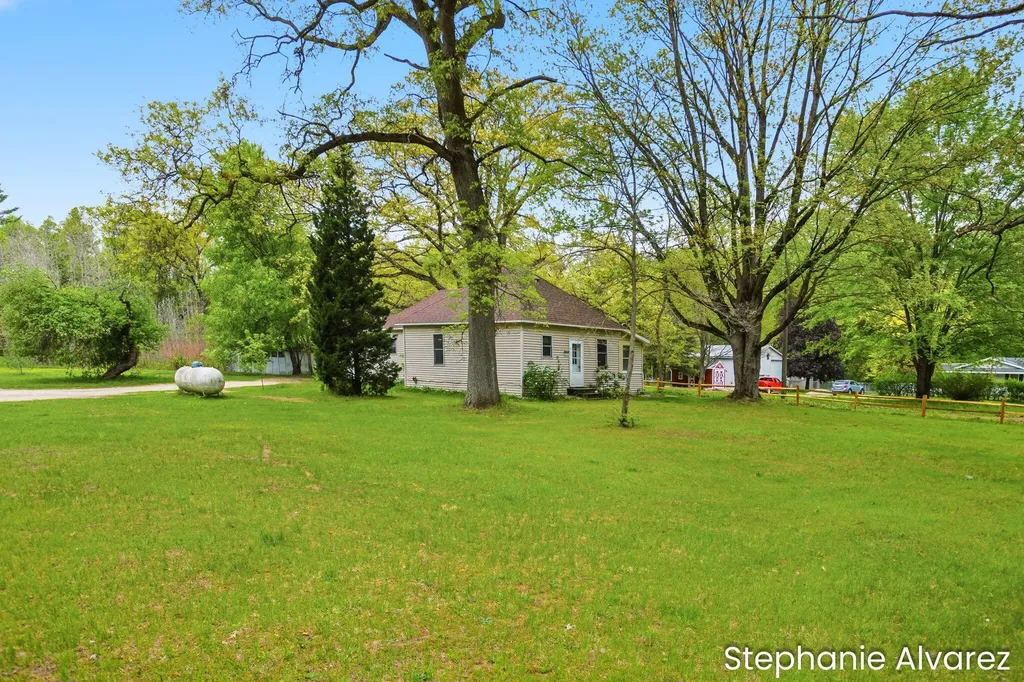 1560 E Mcmillan Road Dalton Township MI 49445