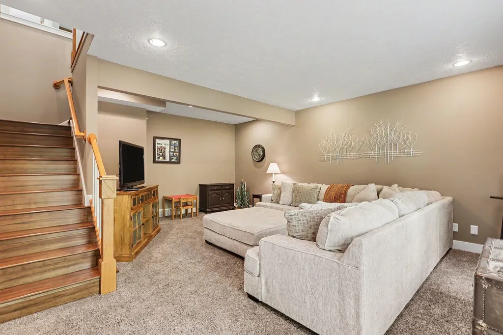 6054 S Moorland Road Ravenna Township MI 49451