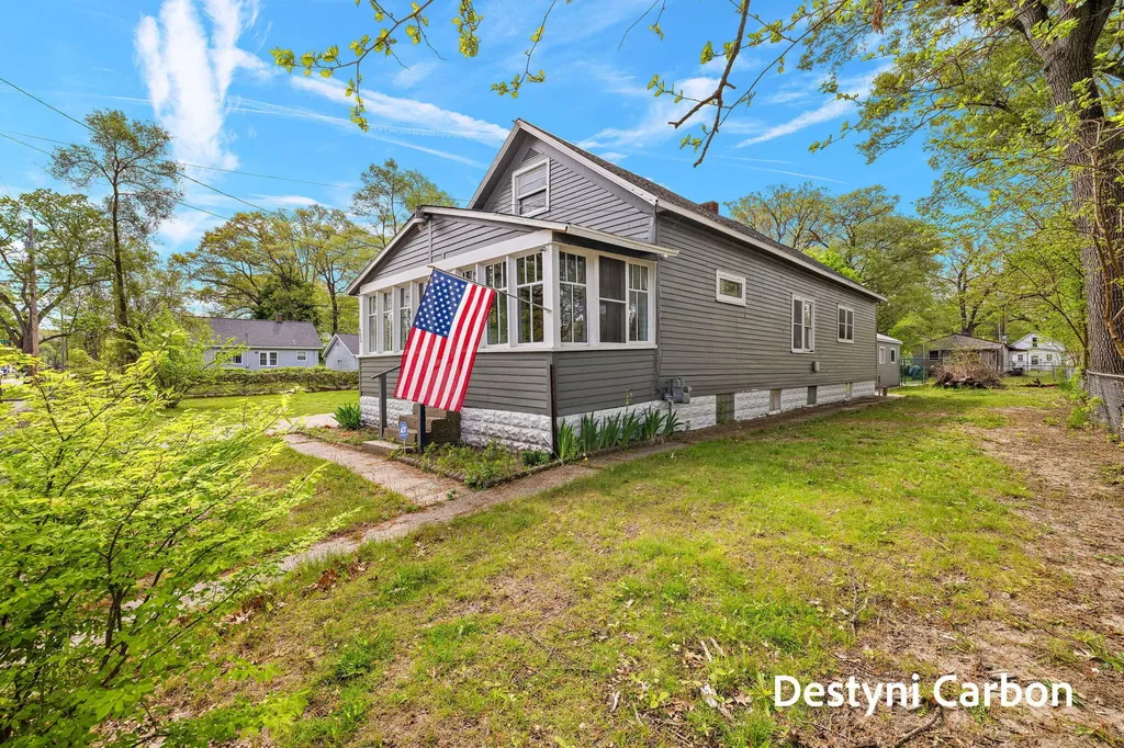 635 Leonard Avenue Muskegon City MI 49442