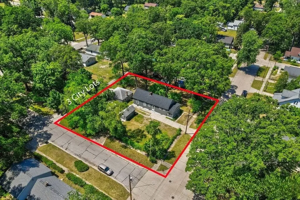 635 Leonard Avenue Muskegon City MI 49442