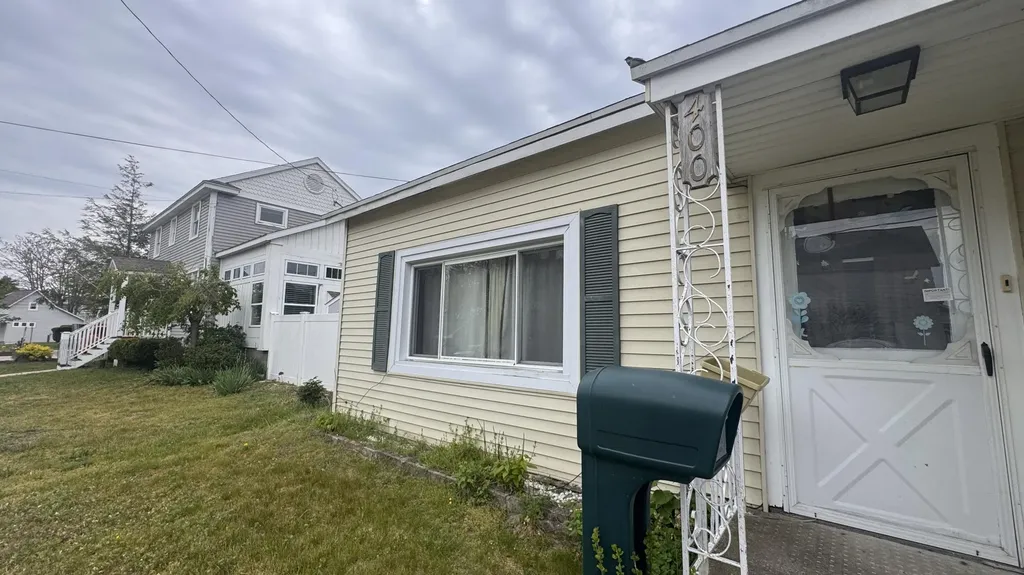 400 N 6th Street Grand Haven City MI 49417