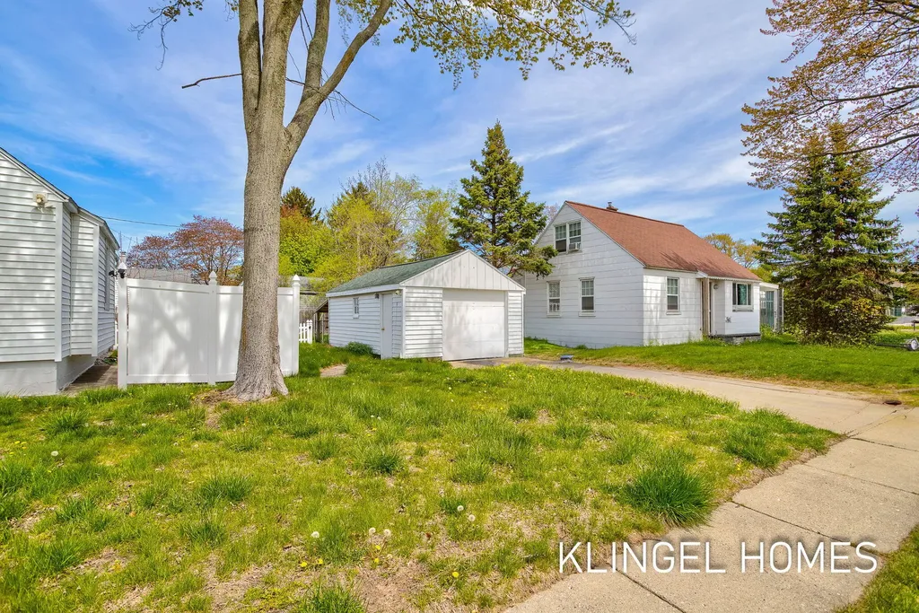 2756 Liberty Road Norton Shores City MI 49441