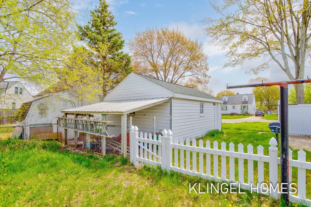2756 Liberty Road Norton Shores City MI 49441