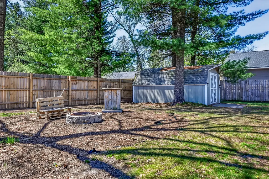 555 Bellevue Street Dalton Township MI 49457