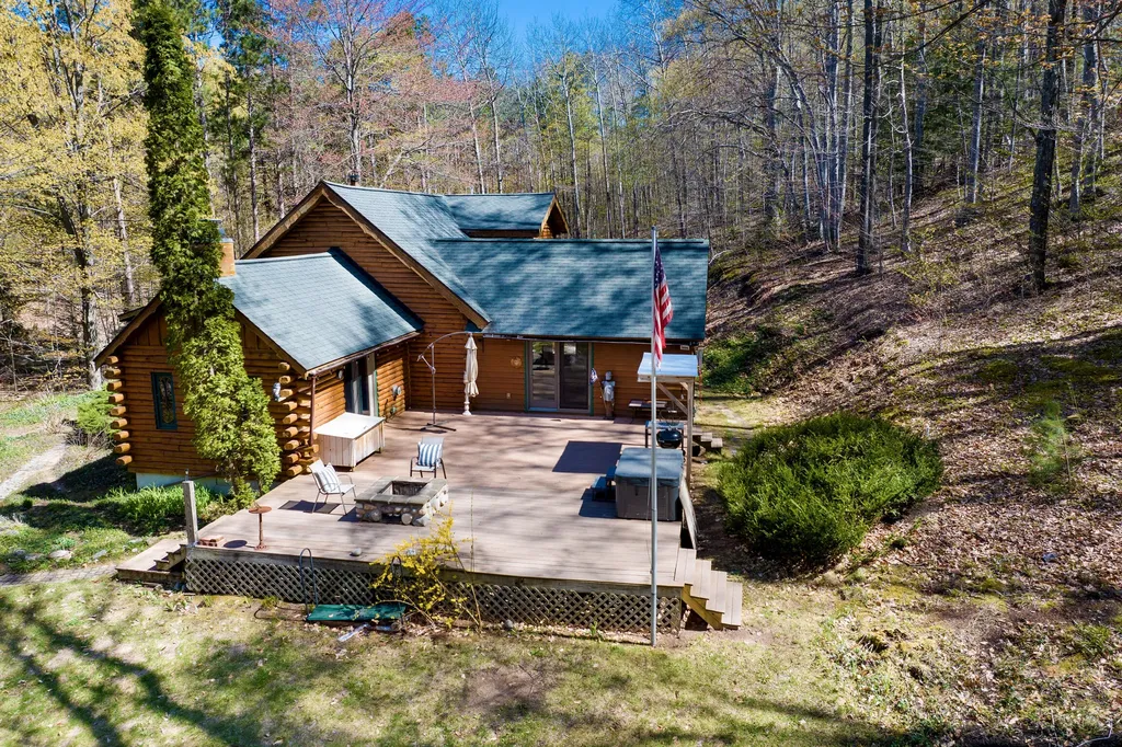 151 S Crestwood Drive Suttons Bay Township MI 49682