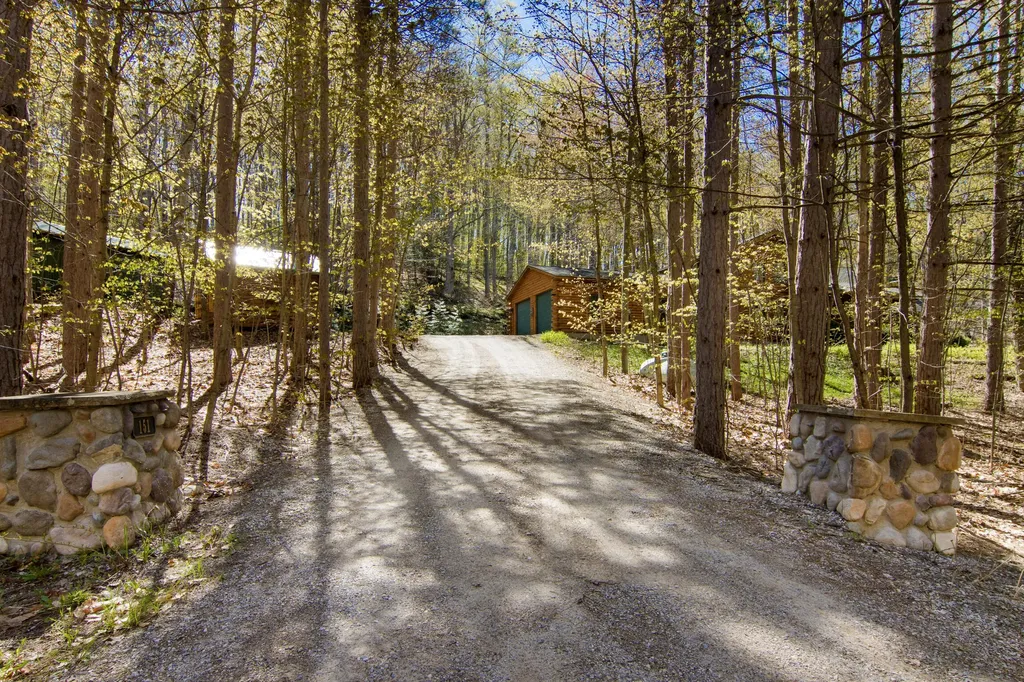 151 S Crestwood Drive Suttons Bay Township MI 49682