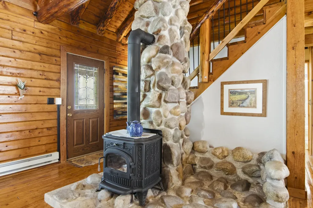 151 S Crestwood Drive Suttons Bay Township MI 49682