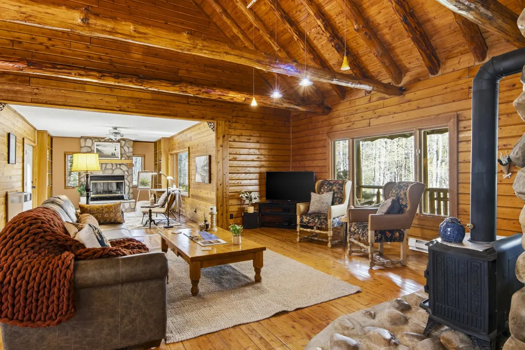 151 S Crestwood Drive Suttons Bay Township MI 49682