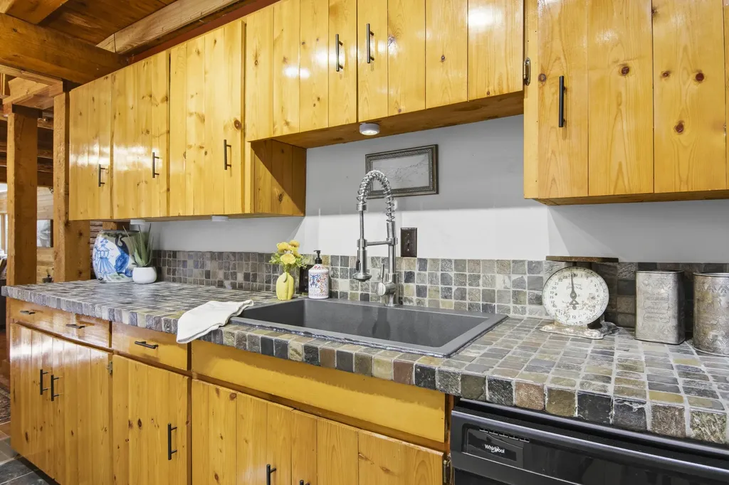 151 S Crestwood Drive Suttons Bay Township MI 49682