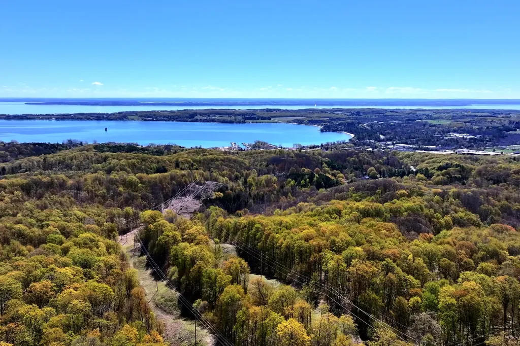 151 S Crestwood Drive Suttons Bay Township MI 49682