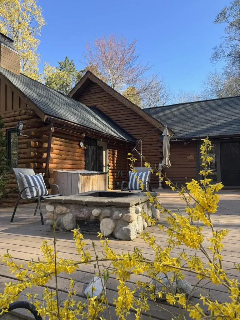 151 S Crestwood Drive Suttons Bay Township MI 49682