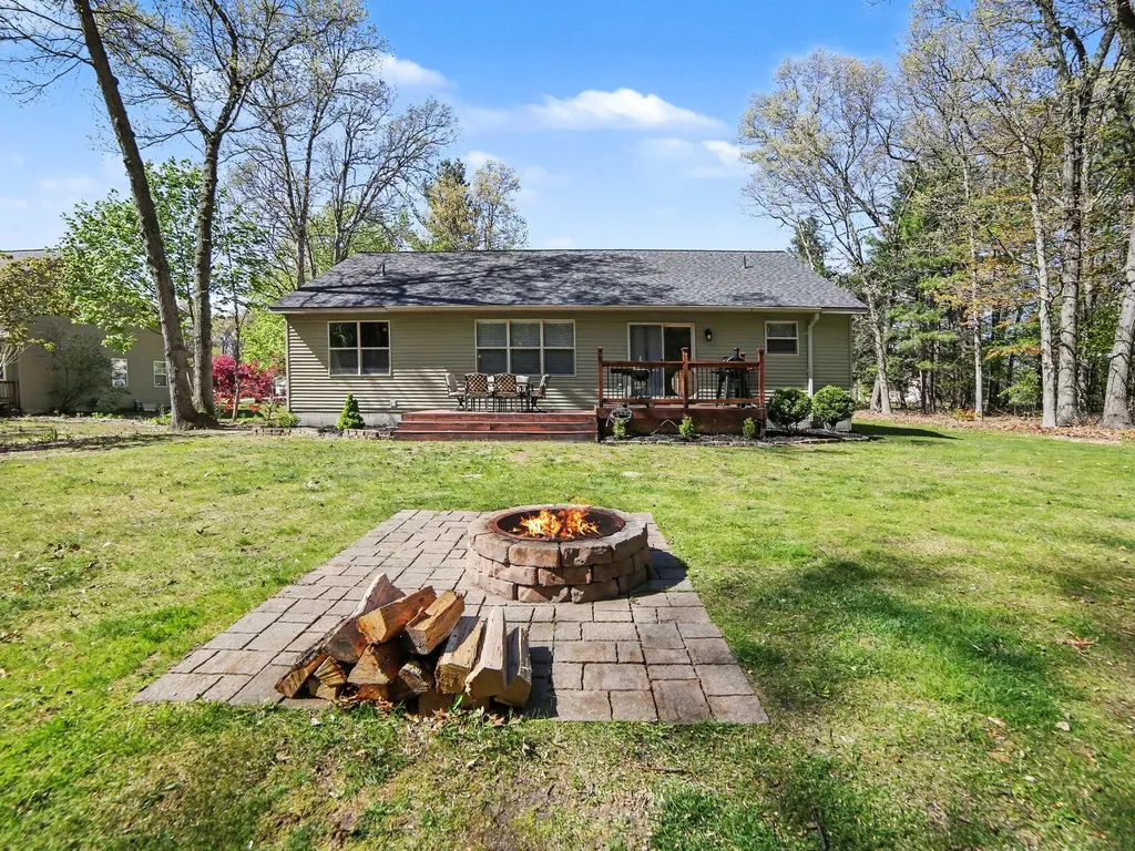 1523 Destiny Drive Muskegon Charter Township MI 49445