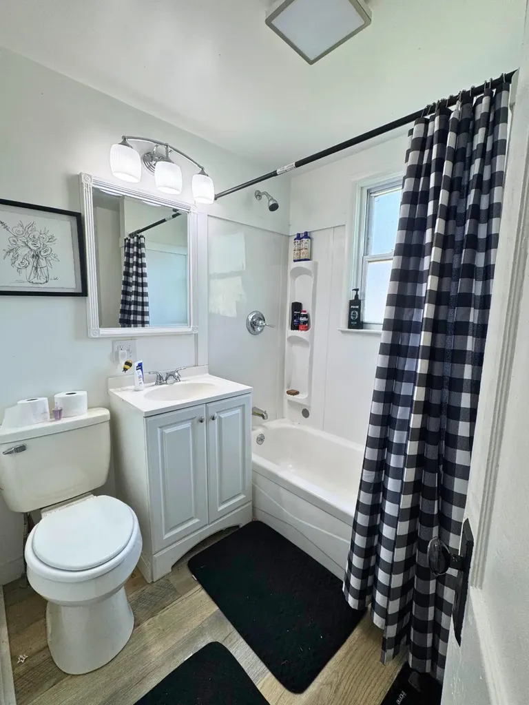 672 E Isabella Avenue Muskegon City MI 49442