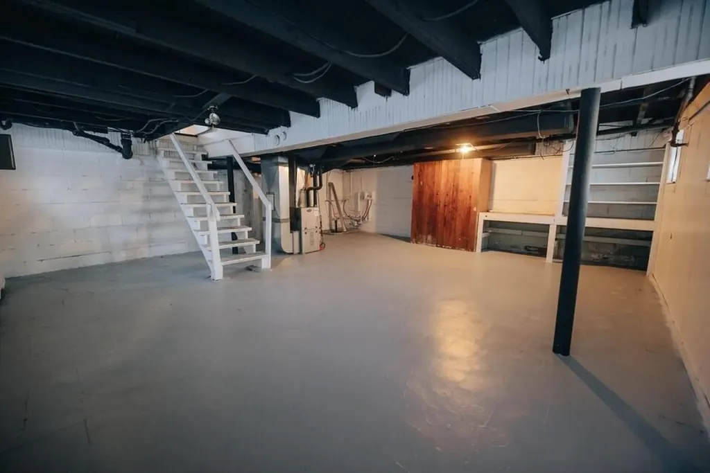 672 E Isabella Avenue Muskegon City MI 49442