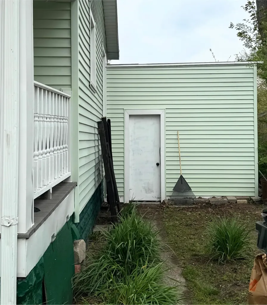 672 E Isabella Avenue Muskegon City MI 49442