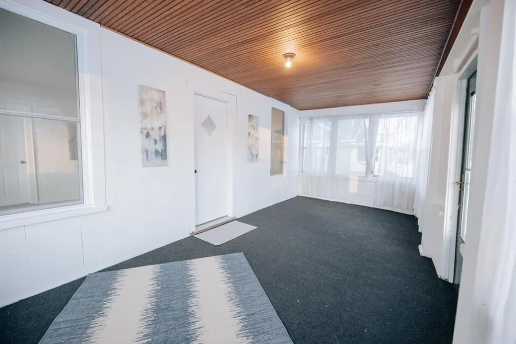 672 E Isabella Avenue Muskegon City MI 49442