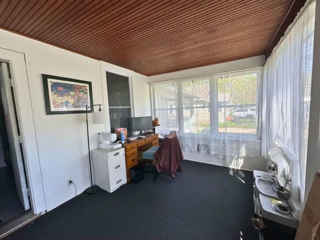 672 E Isabella Avenue Muskegon City MI 49442