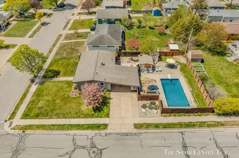 529 Arlington Avenue Grand Haven City MI 49417