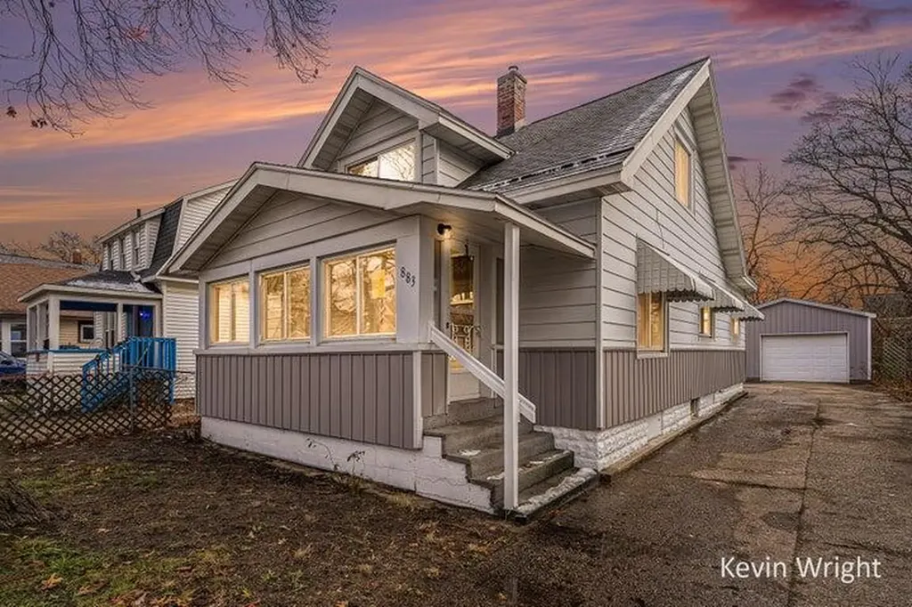 883 Emerson Avenue Muskegon City MI 49442