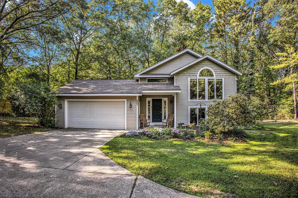 603 Howard Avenue Holland Charter Township MI 49424