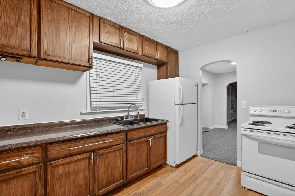 2533 S Washington Avenue Lansing City MI 48910