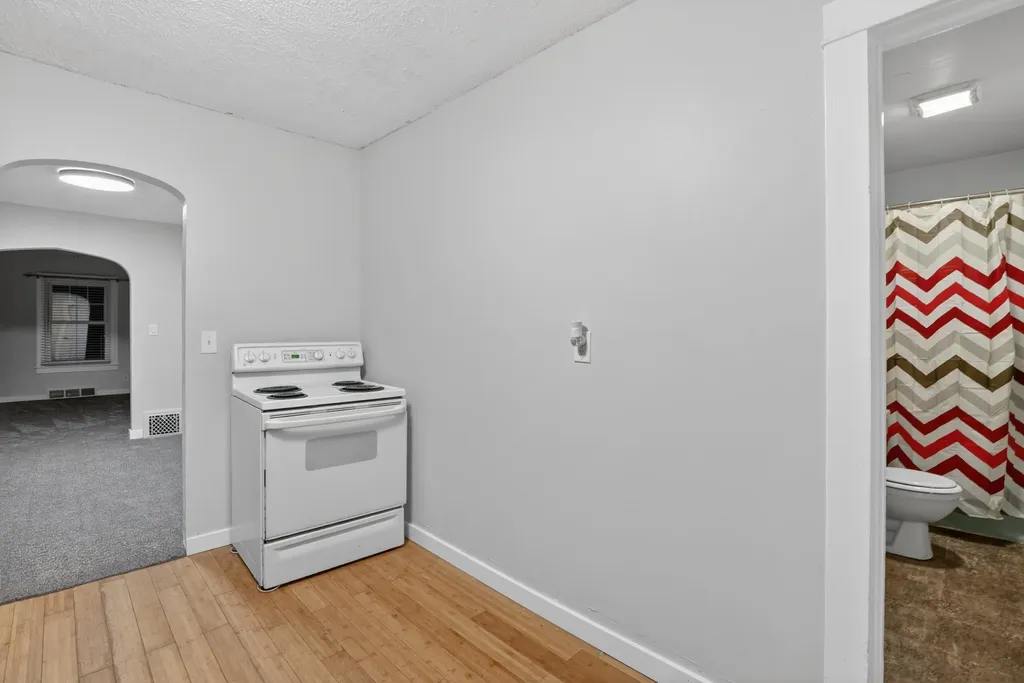 2533 S Washington Avenue Lansing City MI 48910