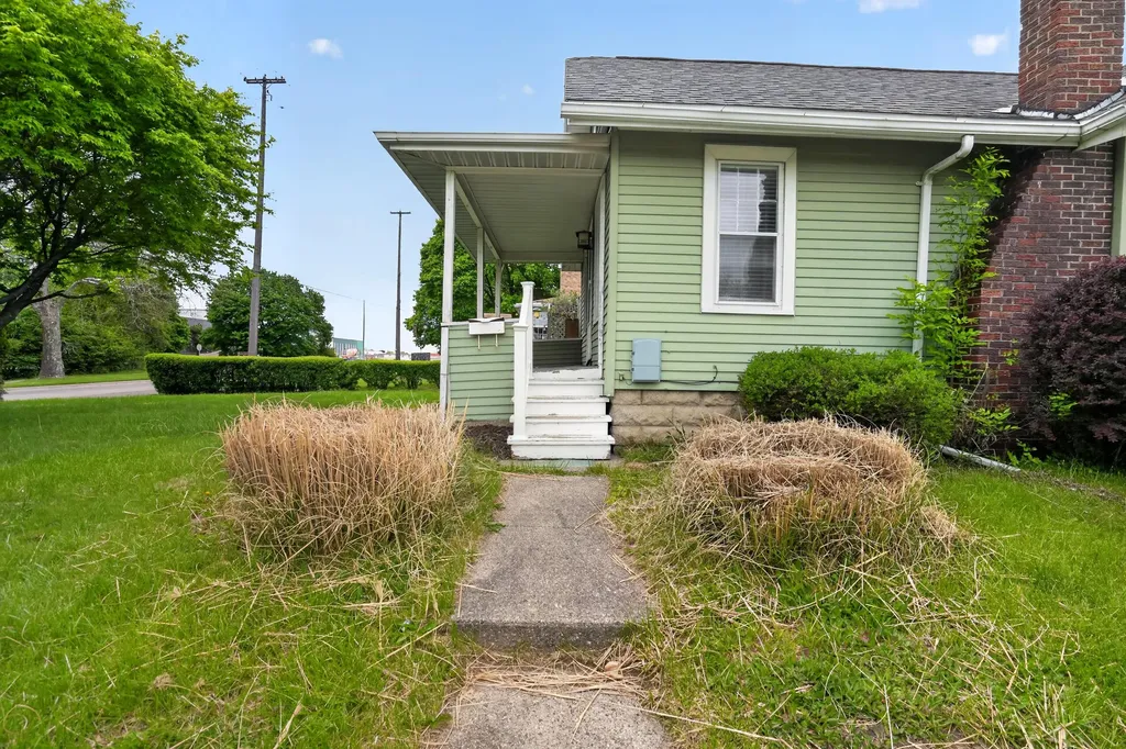 2533 S Washington Avenue Lansing City MI 48910