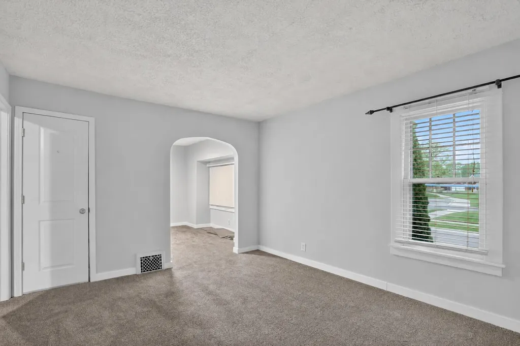 2533 S Washington Avenue Lansing City MI 48910