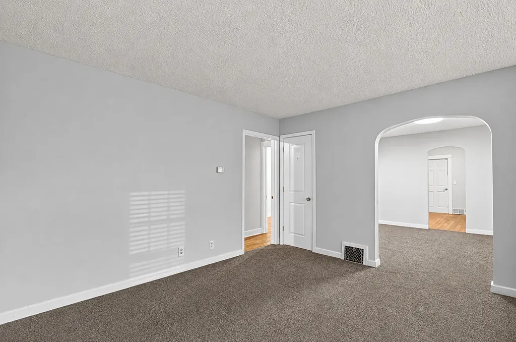 2533 S Washington Avenue Lansing City MI 48910