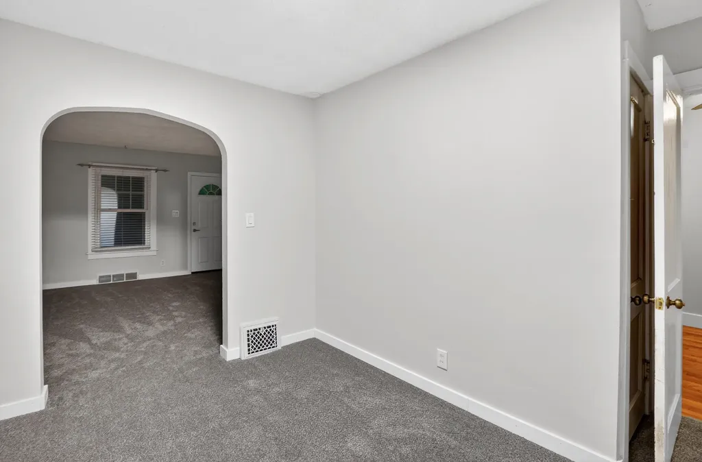 2533 S Washington Avenue Lansing City MI 48910