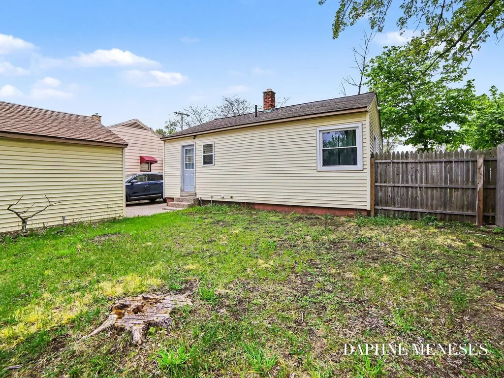 1083 Amity Avenue Muskegon City MI 49442