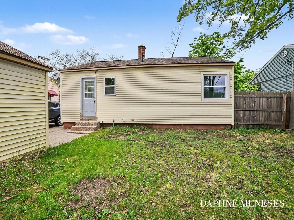 1083 Amity Avenue Muskegon City MI 49442