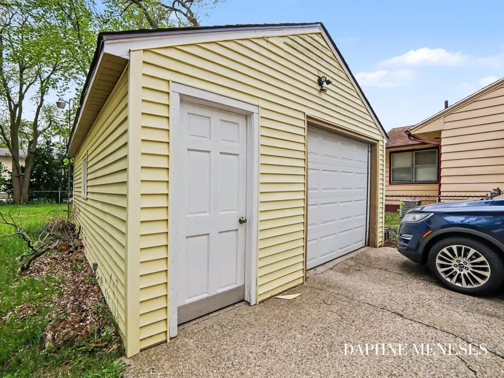 1083 Amity Avenue Muskegon City MI 49442