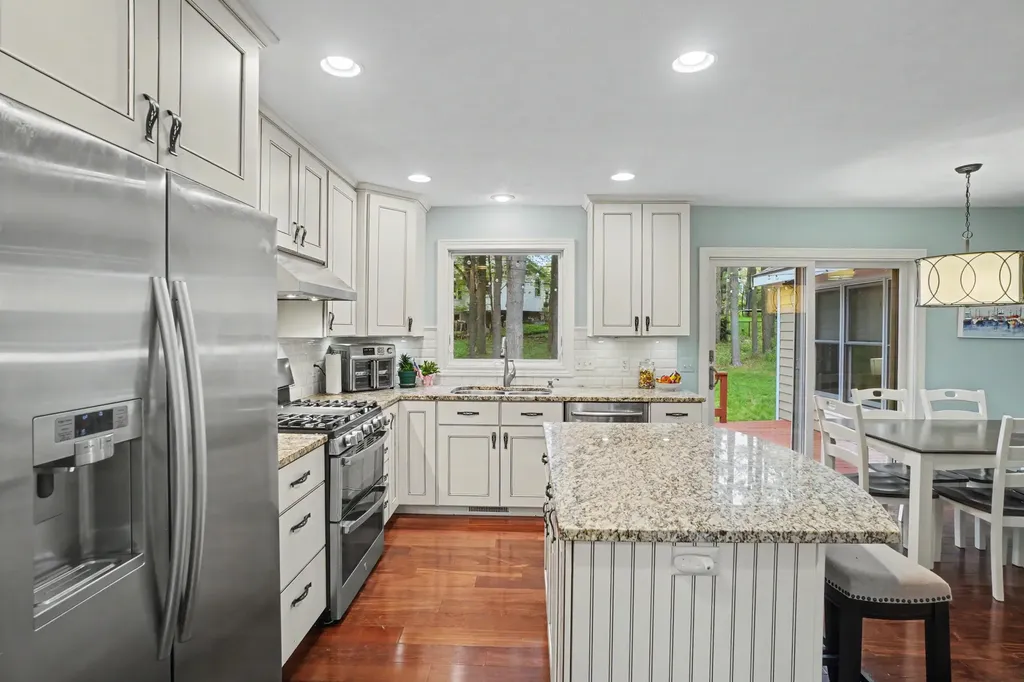 205 Woodlark Court Park Township MI 49424