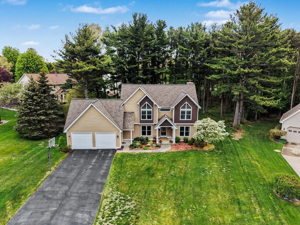 205 Woodlark Court Park Township MI 49424