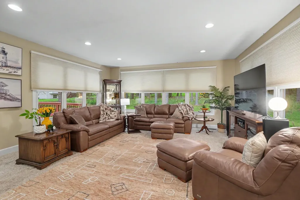 205 Woodlark Court Park Township MI 49424