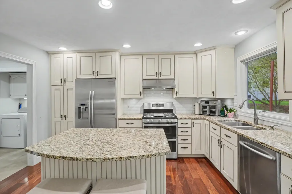 205 Woodlark Court Park Township MI 49424