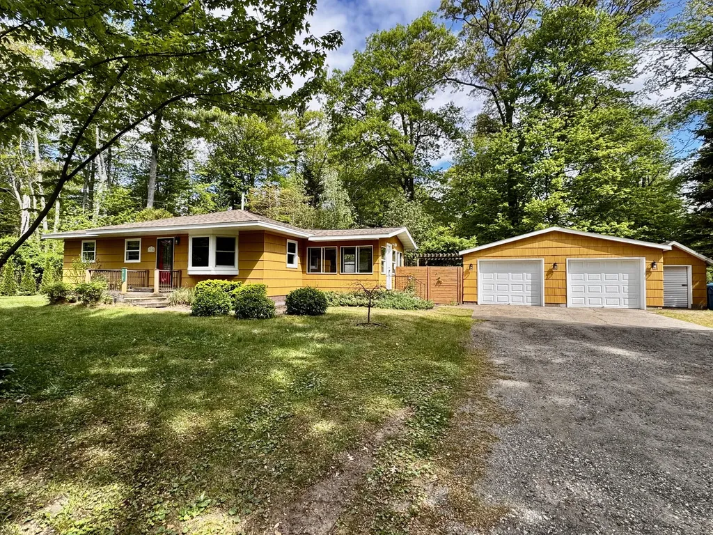 19105 Glendale Circle Spring Lake Township MI 49456