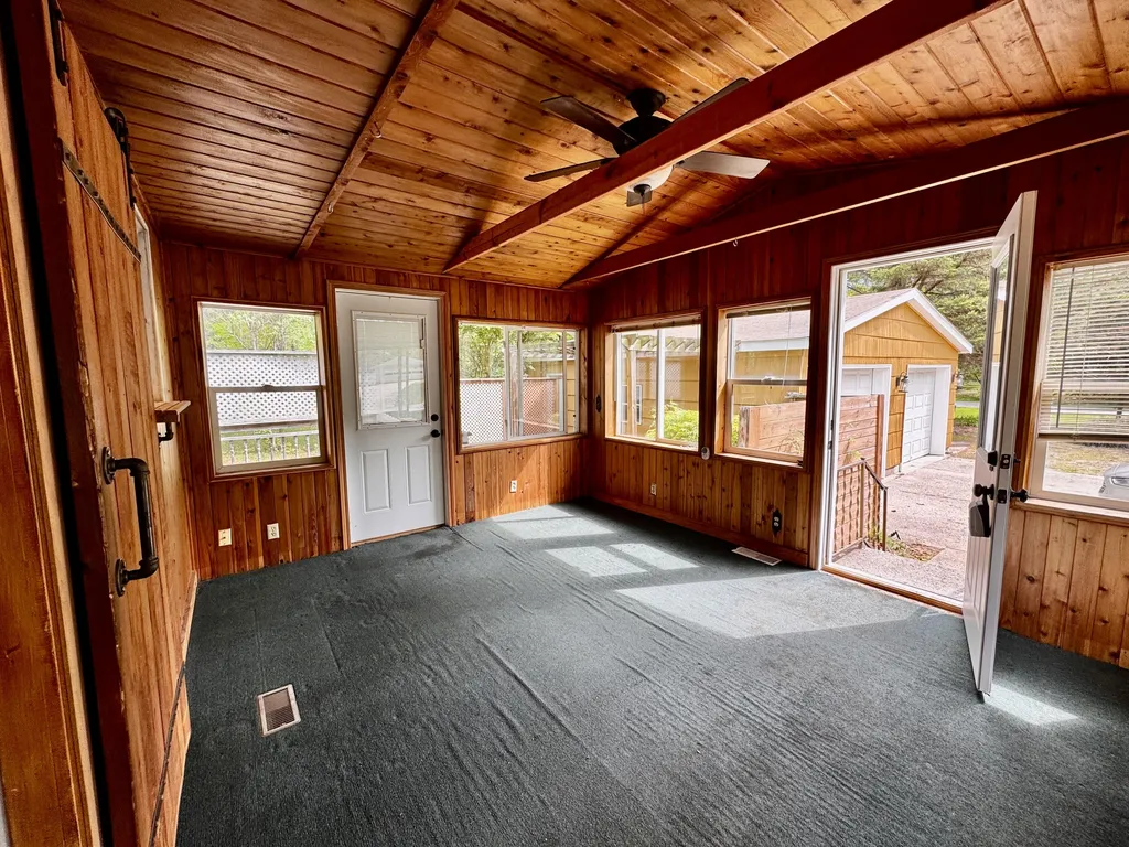 19105 Glendale Circle Spring Lake Township MI 49456