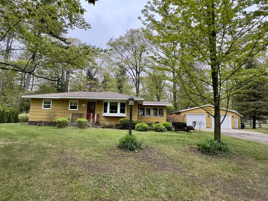 19105 Glendale Circle Spring Lake Township MI 49456