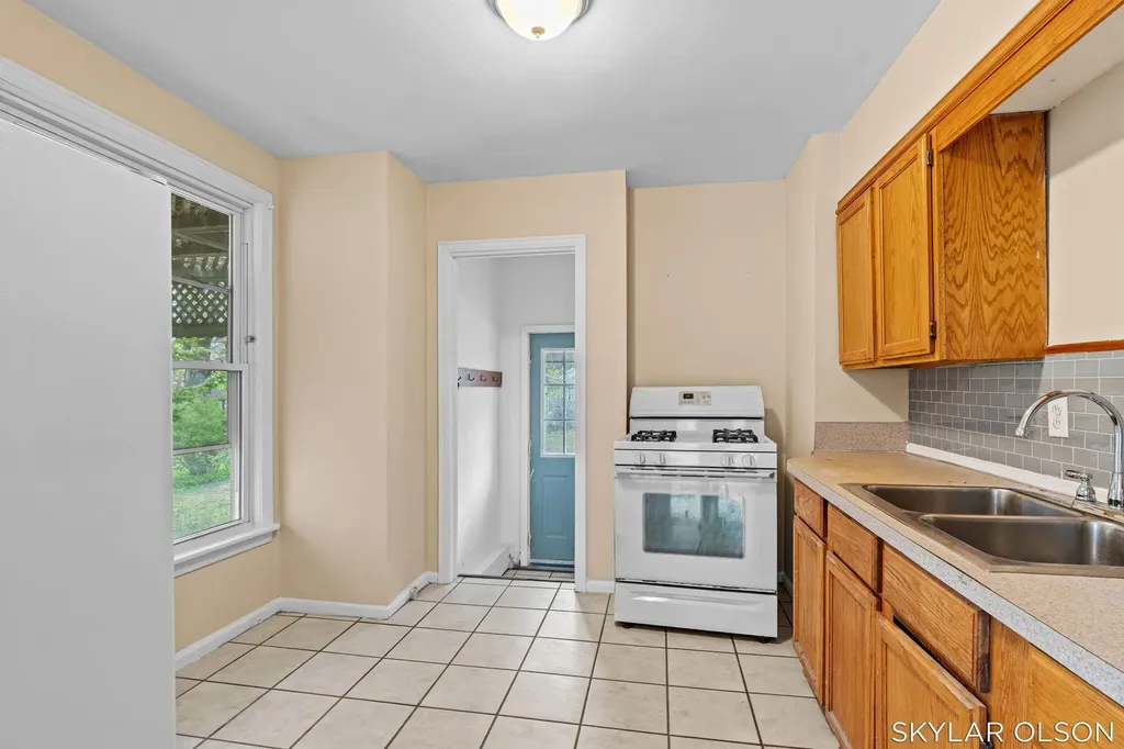 2153 Philo Avenue Muskegon City MI 49441