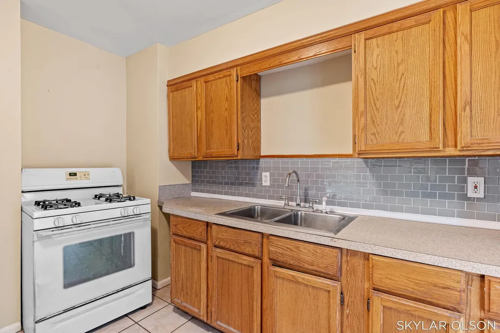 2153 Philo Avenue Muskegon City MI 49441
