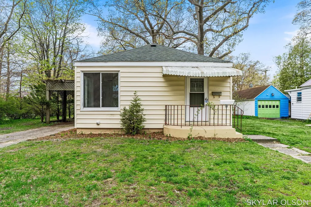 2153 Philo Avenue Muskegon City MI 49441