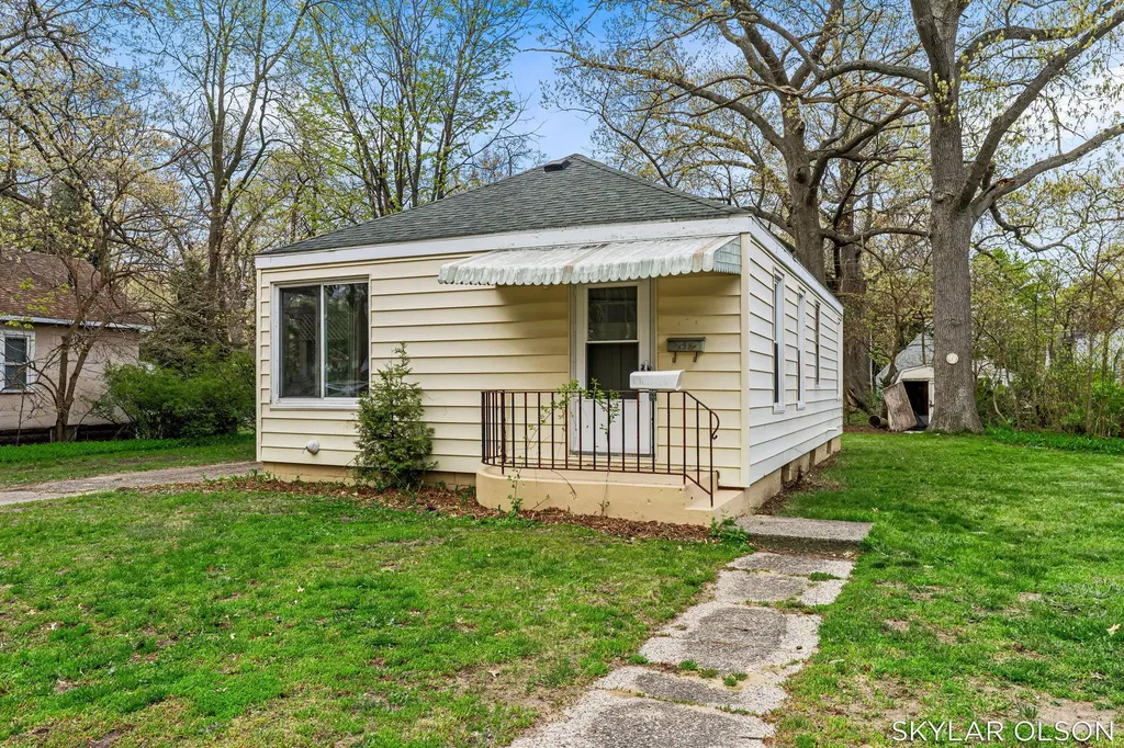 2153 Philo Avenue Muskegon City MI 49441