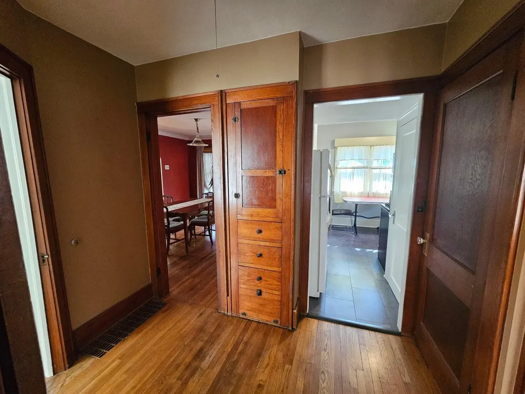 921 Ireland Avenue Muskegon City MI 49441